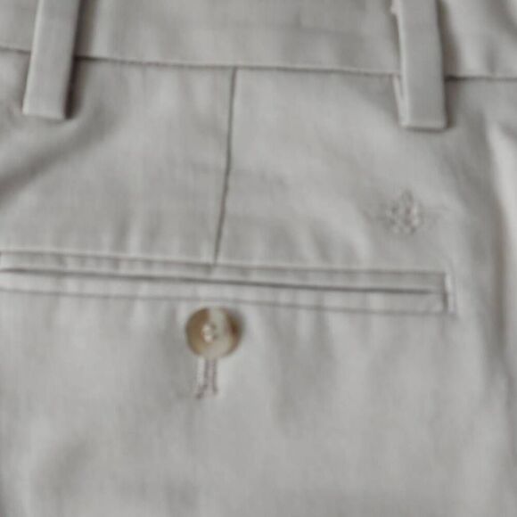 Dockers Classic Fit Khaki Pants 33x32 - Picture 4 of 9